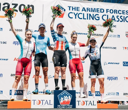 Paola Muñoz roza el podio en la Armed Forces Cycling Classic 2026